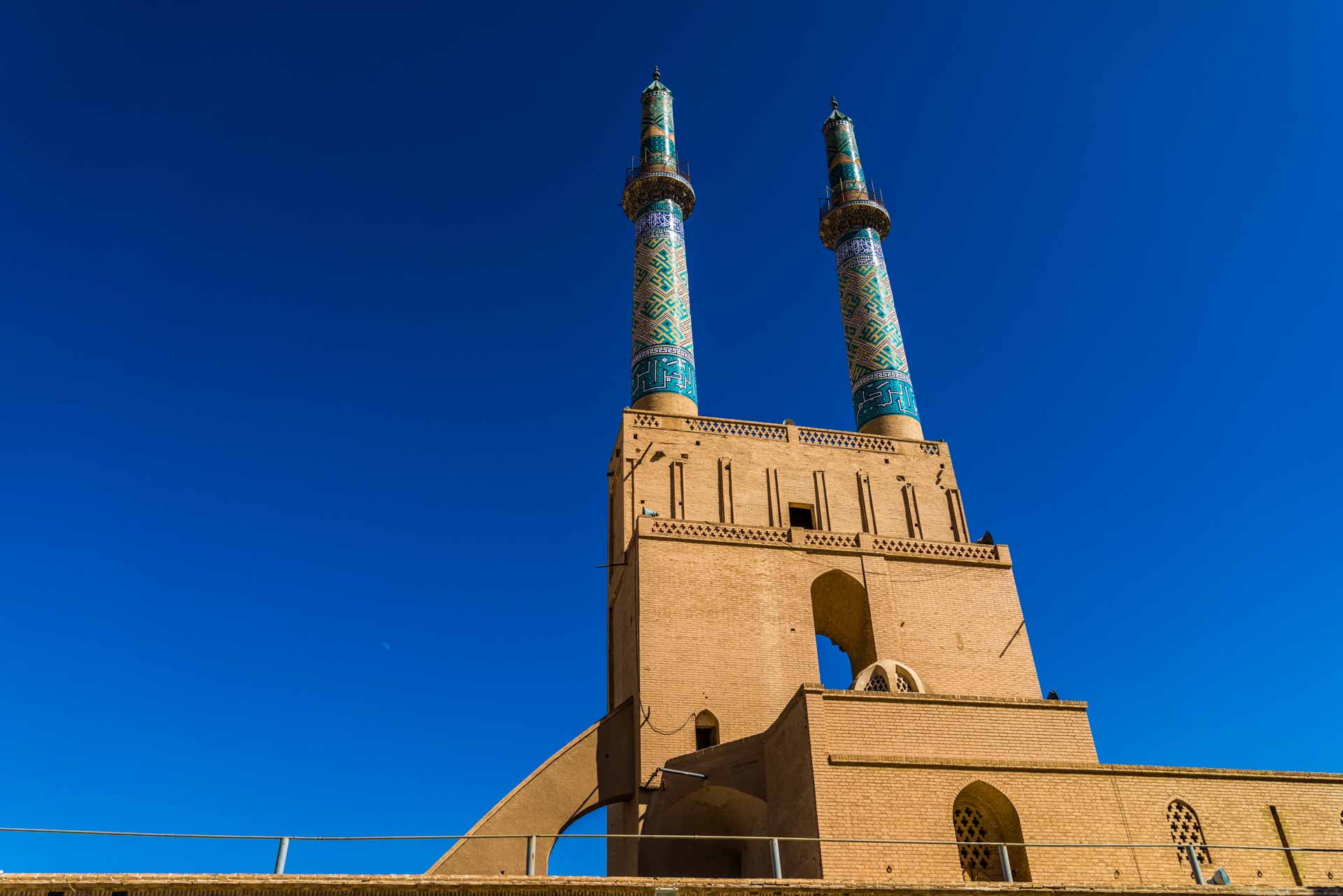 Yazd Jame Mosque from the courtyard