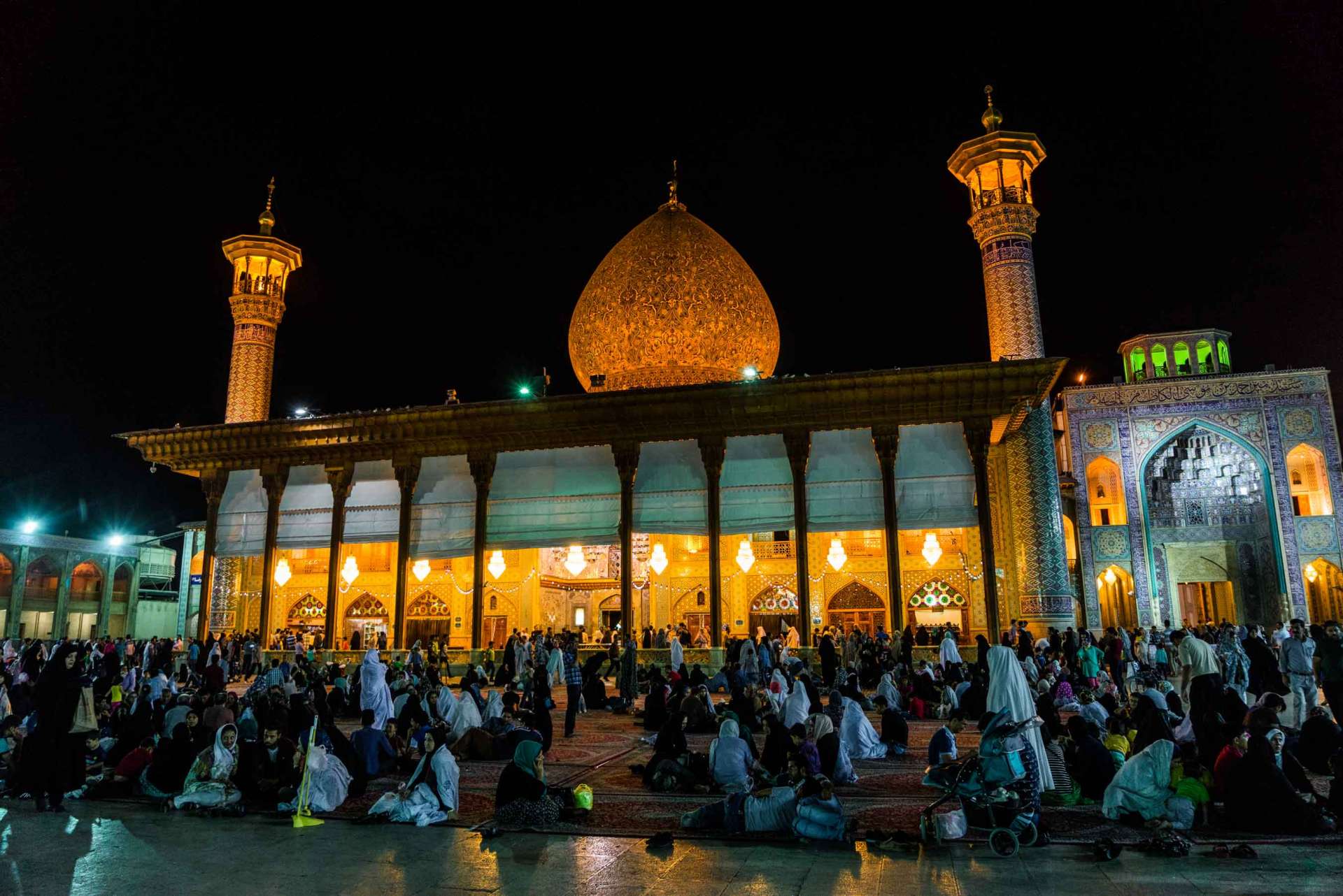 Shiraz Shah Cheragh by night 3