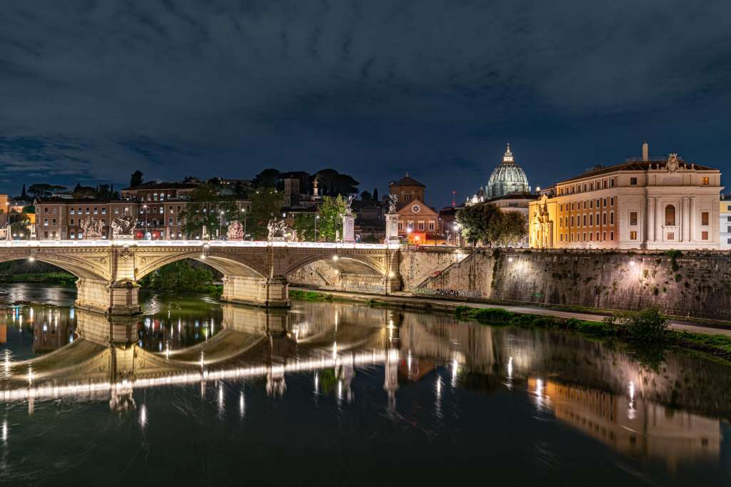 Vittorio Emanuele II Bridge and St Pieter Cupola