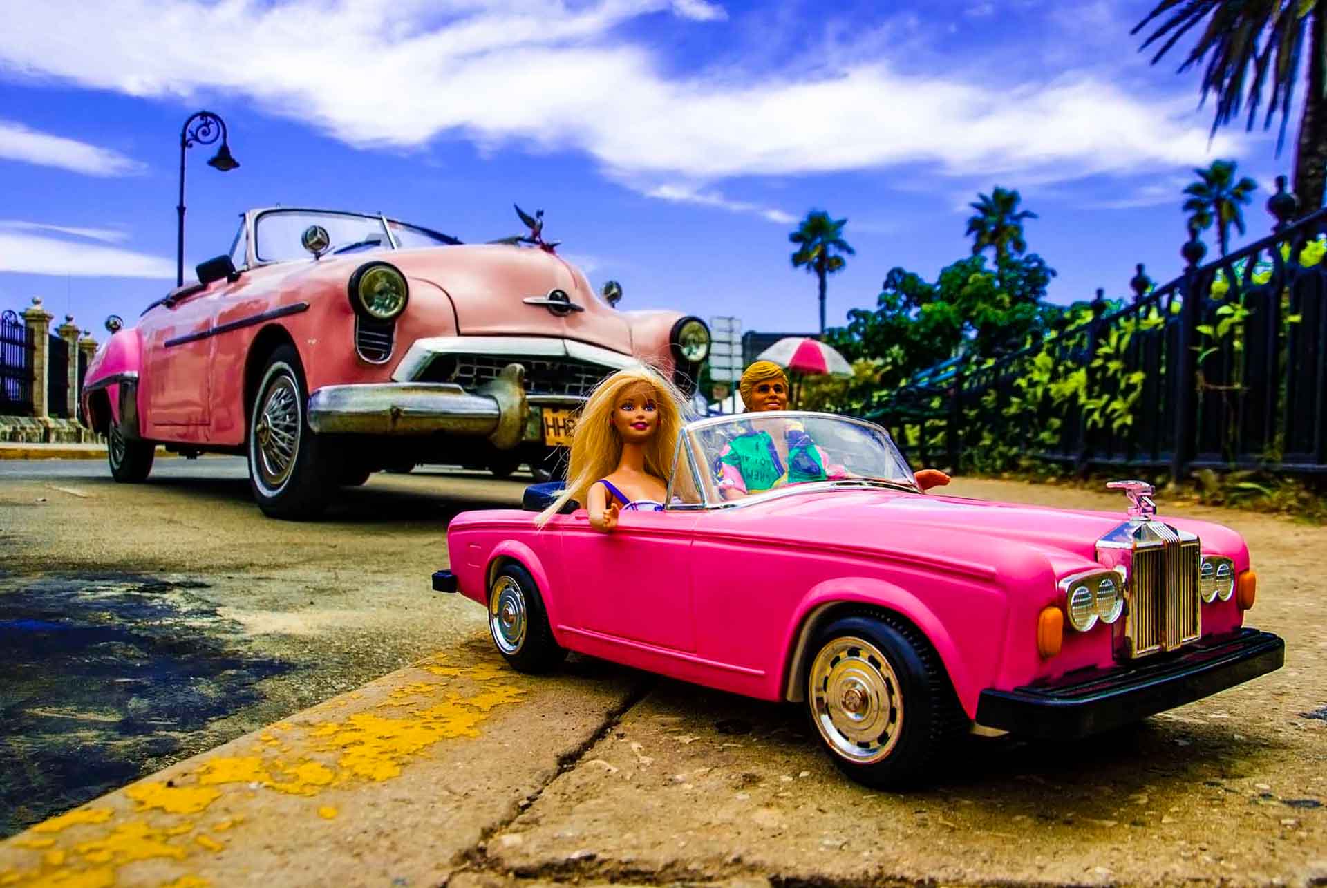 Barbie Around the World Malecon de Havana, havana, cuba, pescart, photo blog, travel blog, blog, photo travel blog, enrico pescantini, pescantini