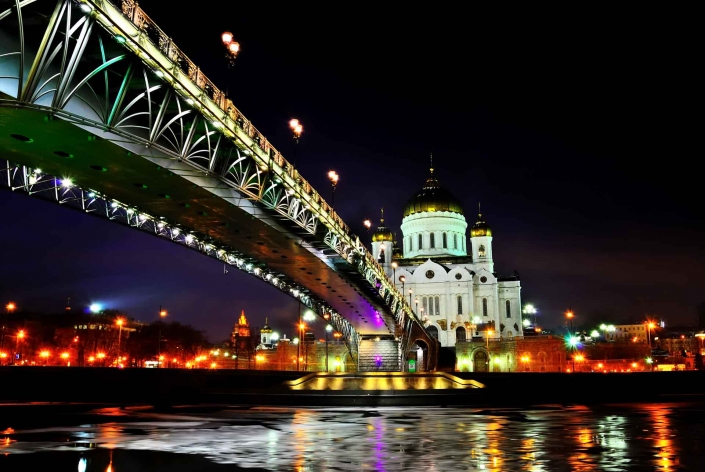 World PescArt Photo - Under the Bridge, Moscow, Russia