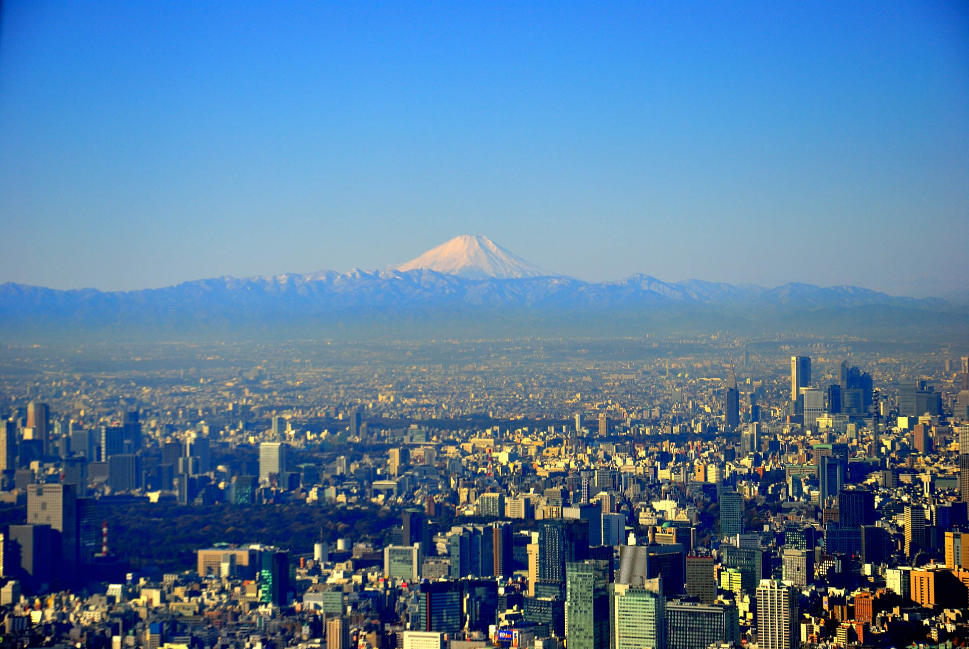 peak viewable from tokyo on a clear day