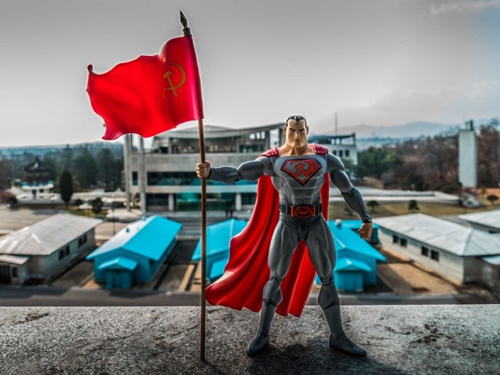 A Red Superhero in North Korea Enrico Pescantini DMZ 38° parallelo superman in north korea