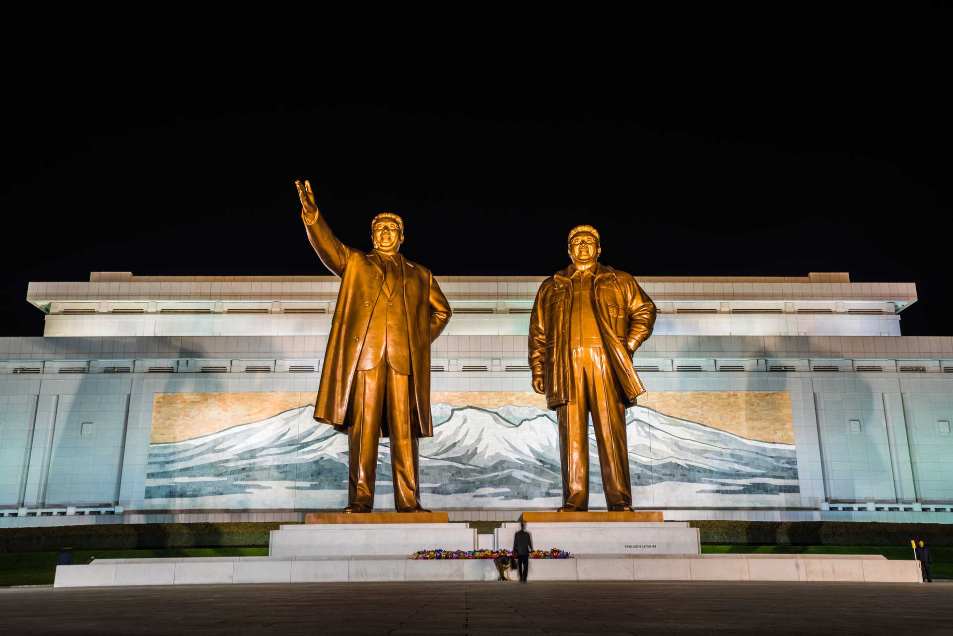 A Red Superhero in North Korea Enrico Pescantini mansu hill monument