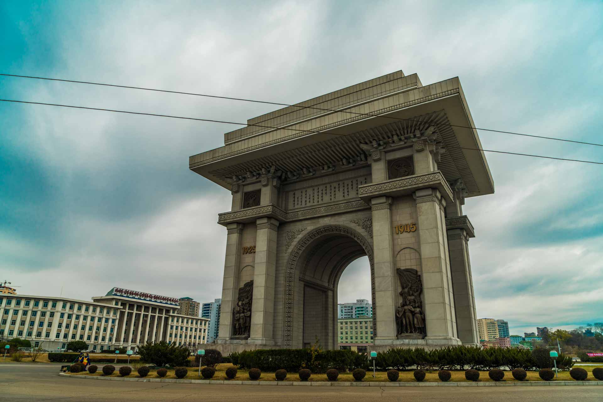 A Red Superhero in North Korea Enrico Pescantini pyongyang Arch of Triumph