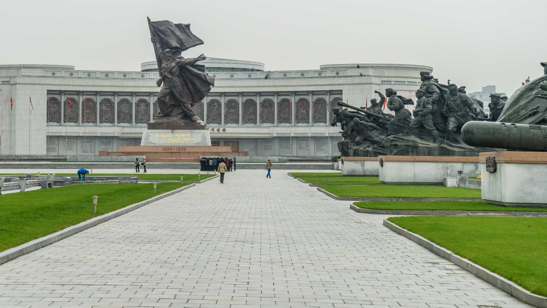 A Red Superhero in North Korea Enrico Pescantini pyongyang Victorious War Museum