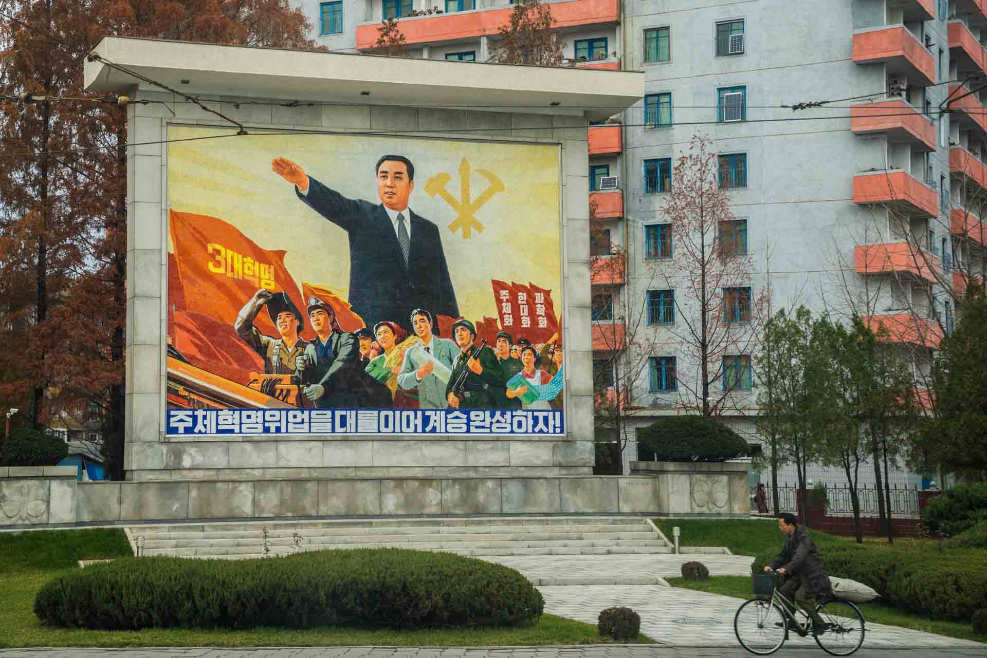 A Red Superhero in North Korea Enrico Pescantini pyongyang propaganda art 2
