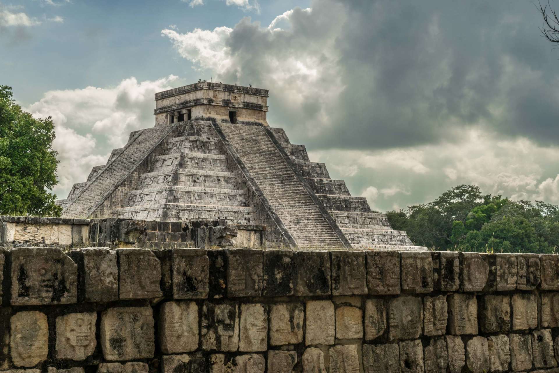 El Castillo Temple of Kukulcan Chichen Itza Yucatan Mexico 3