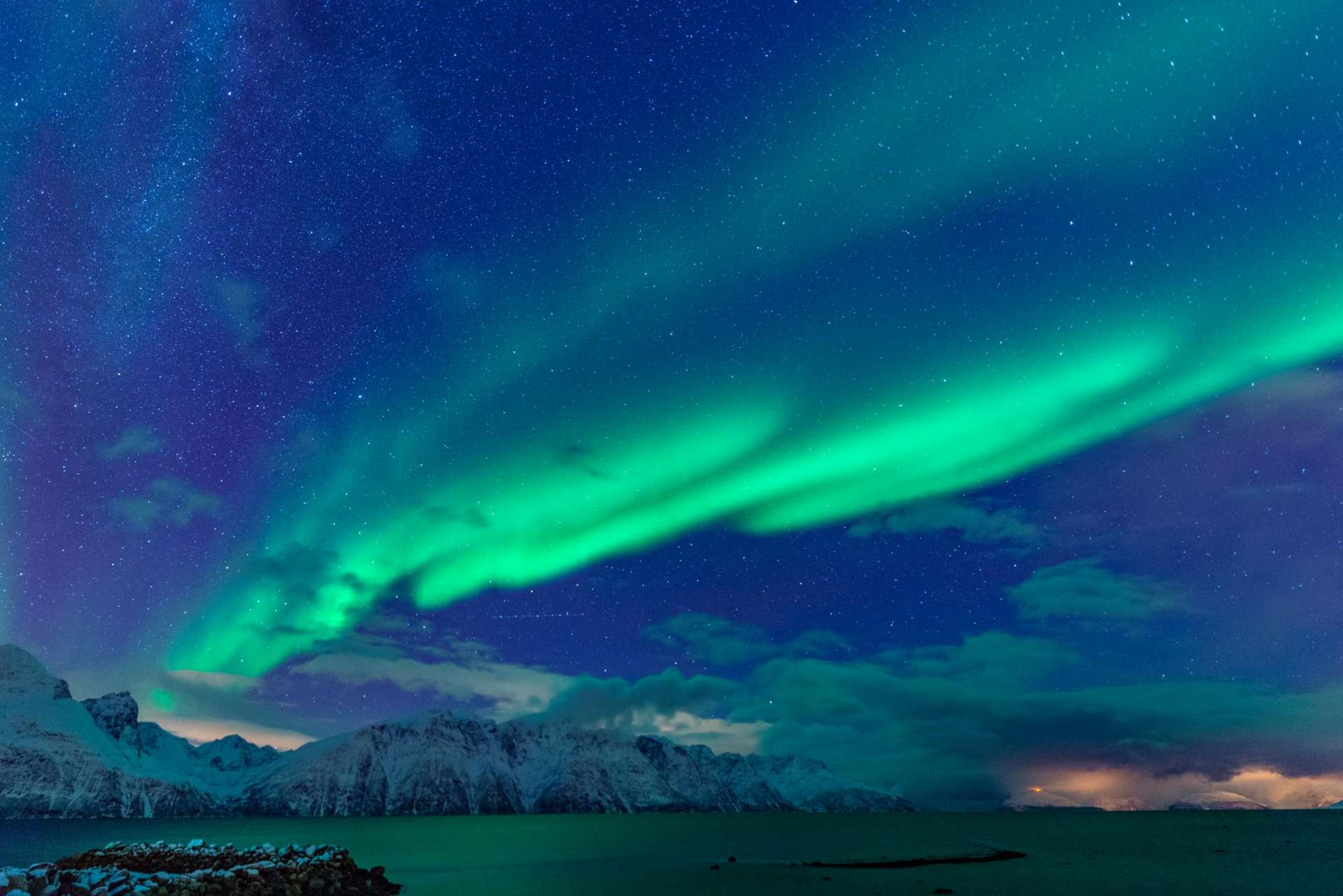 Northern Lights Glass Igloo Tromso Lyngen North aurora enrico pescantini