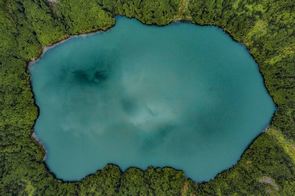 azores sao miguel drone lagoa de santiago