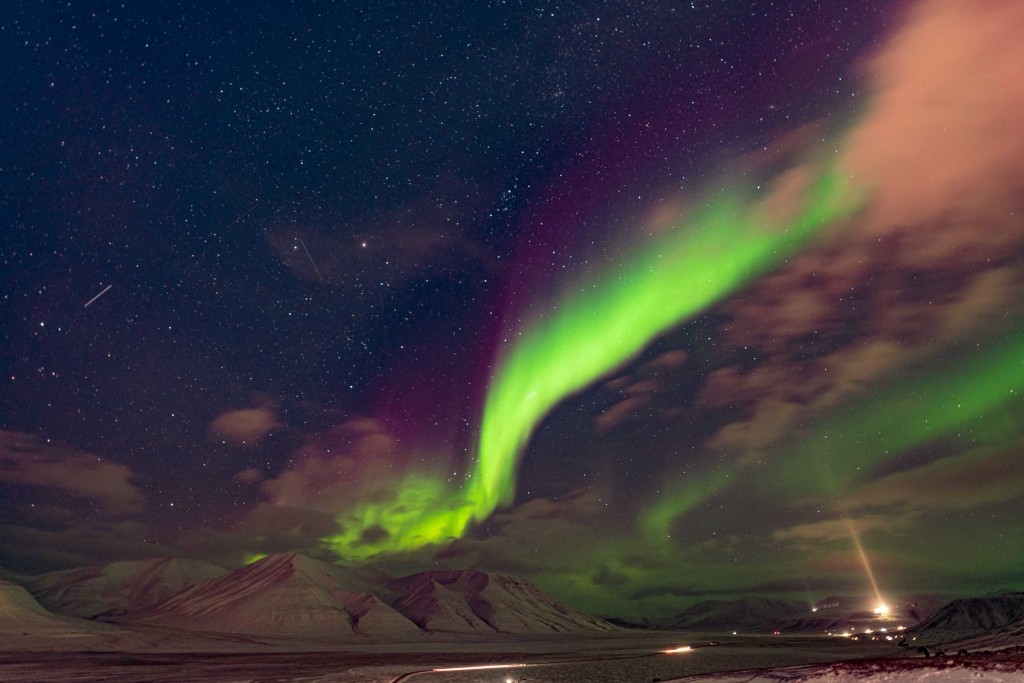 svalbard longyearbyen northern lights aurora borealis