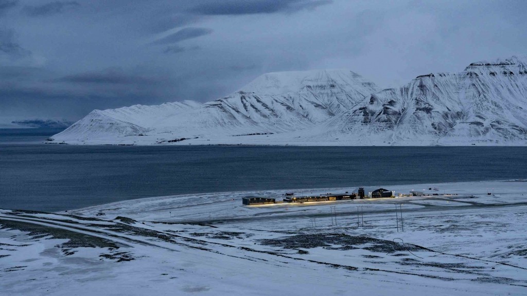 svalbard longyearbyen airport