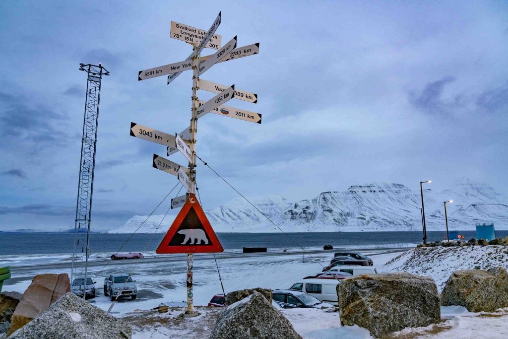 svalbard longyearbyen airport sign