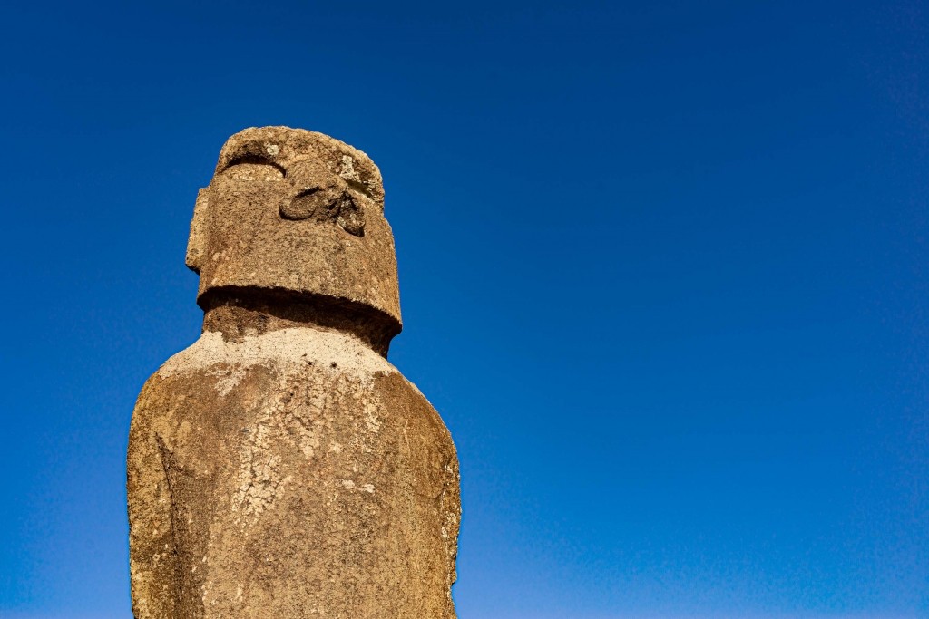 easter island rapa nui hanga roa moai
